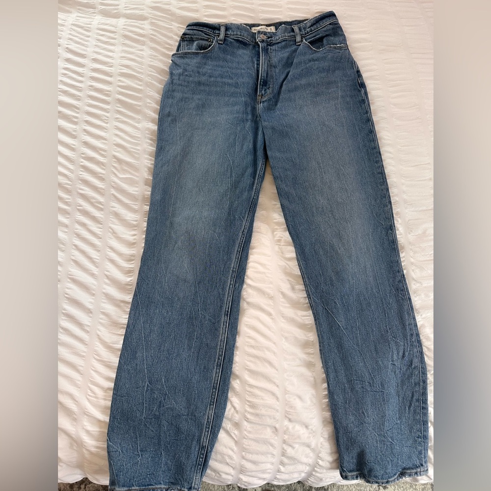 Abercrombie curve love 90’s straight jean size 31